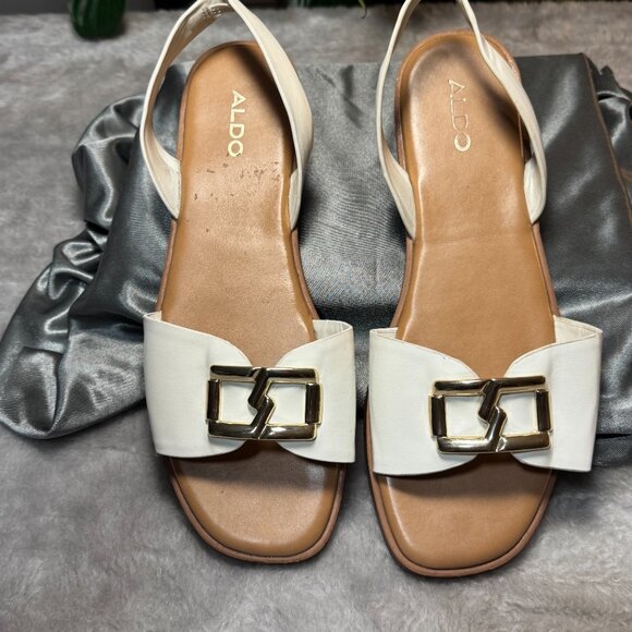 Aldo Women's White Open Toe Sandal w/Gold Buckle Ornament Size 8 - Picture 2 of 5